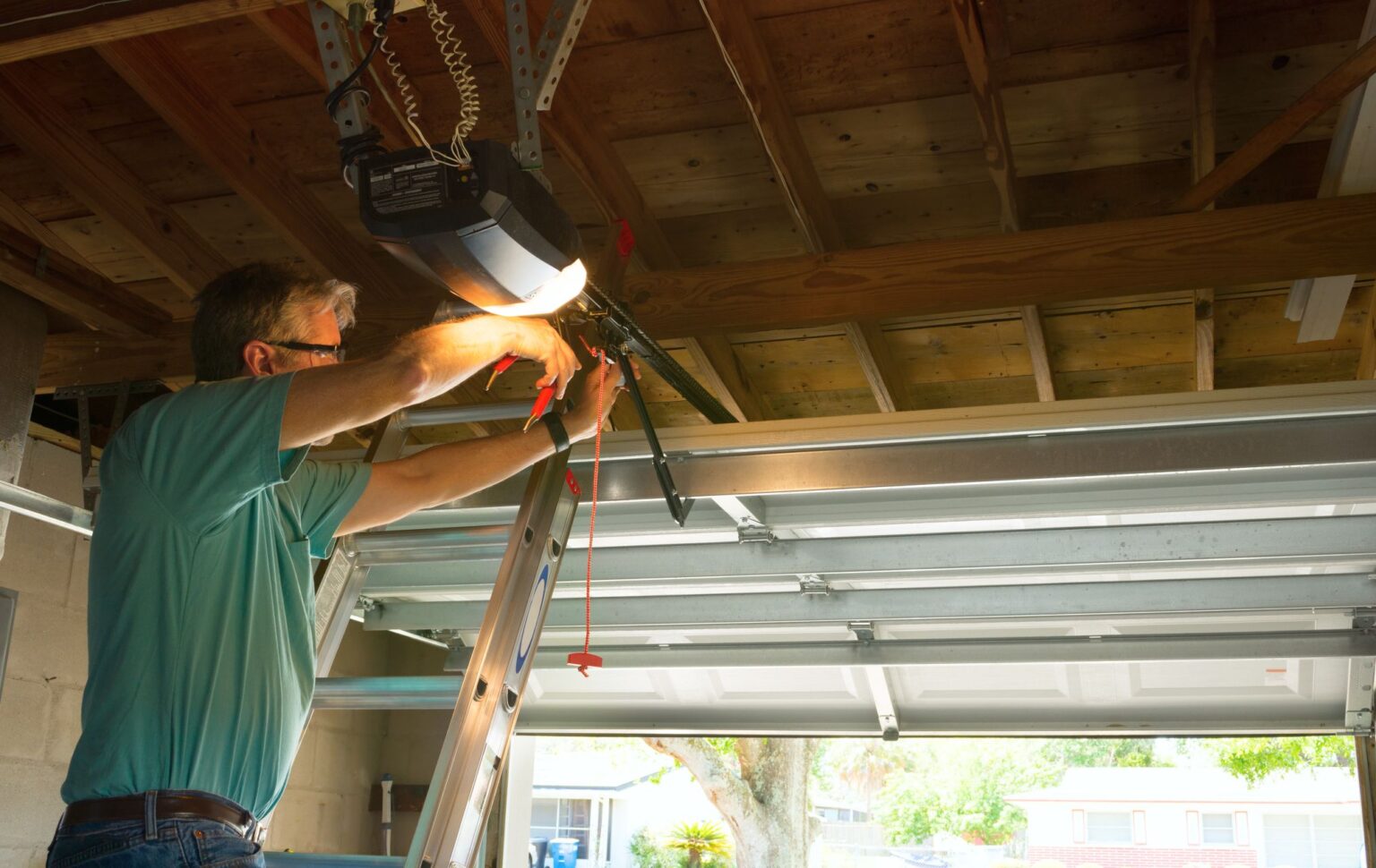 Troubleshooting Tips for Sagging Garage Door: Common Issues and Solutions
