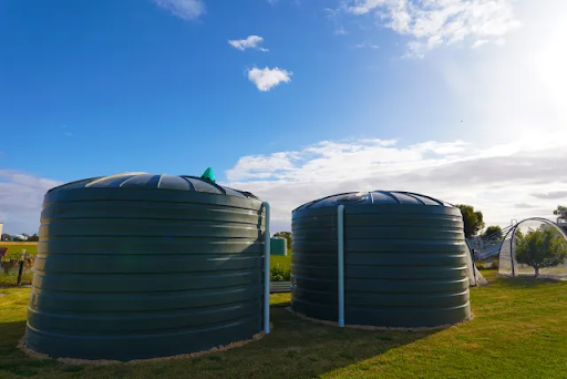 5 Practical Advantages of Using a 1000 Gallon Water Tank