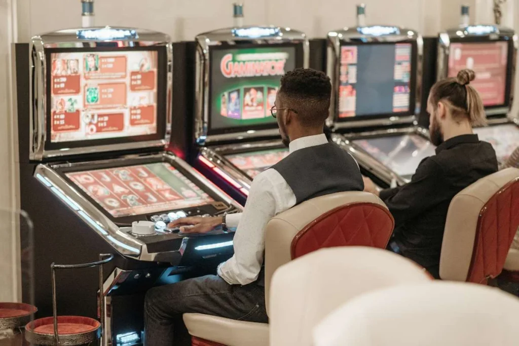 Mastering the Spin: Essential Guide to Playing Slots on UK Platforms