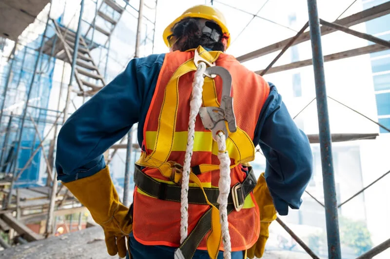 How Safety Jackets Are Redefining Worker Protection in High-Risk Industries